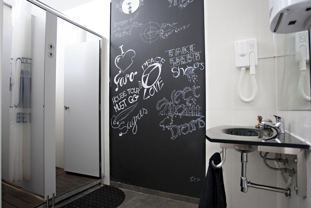 פארו Baixa Terrace Hostel מראה חיצוני תמונה